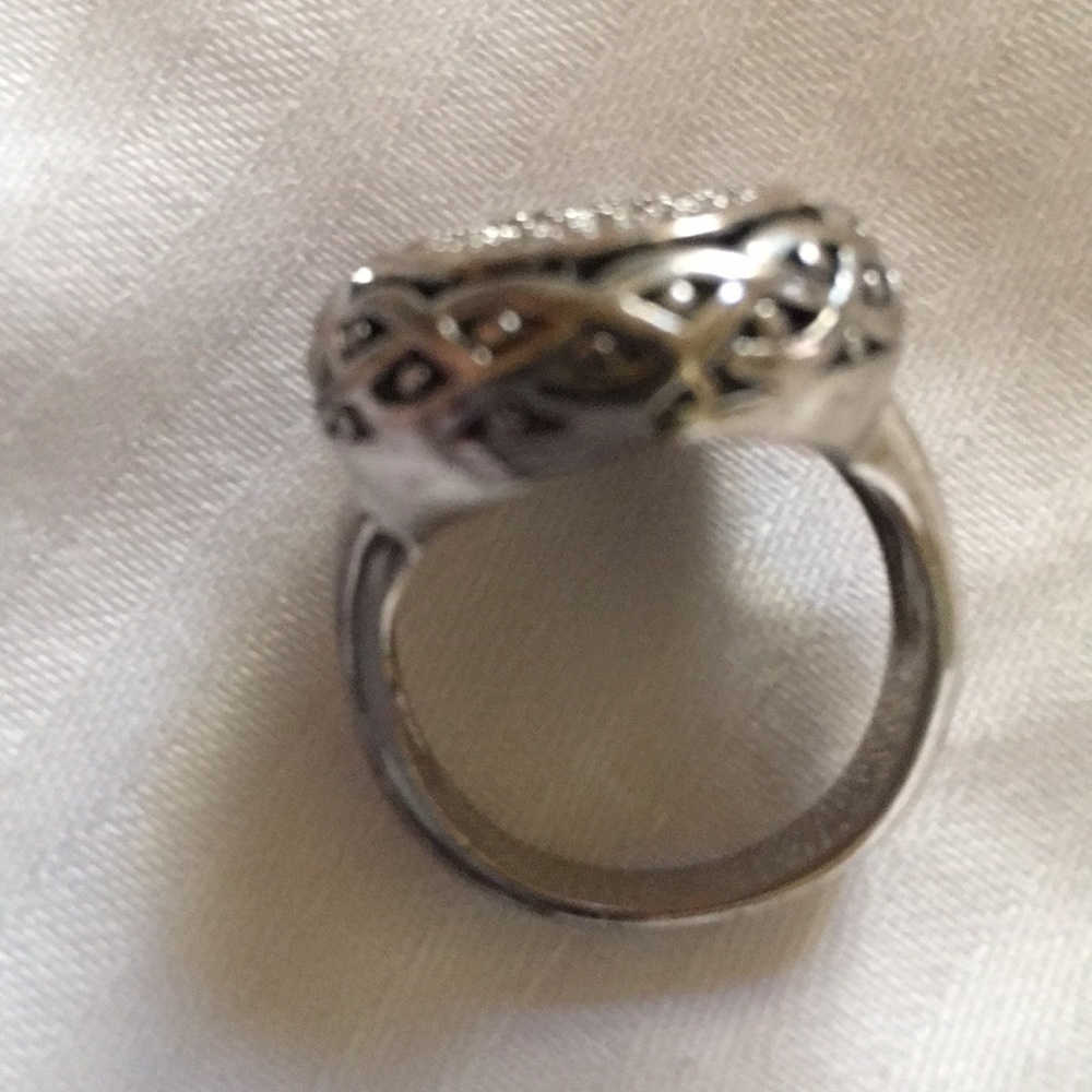 ❄️New❄️Silver Pave Ring - Picture 2 of 8
